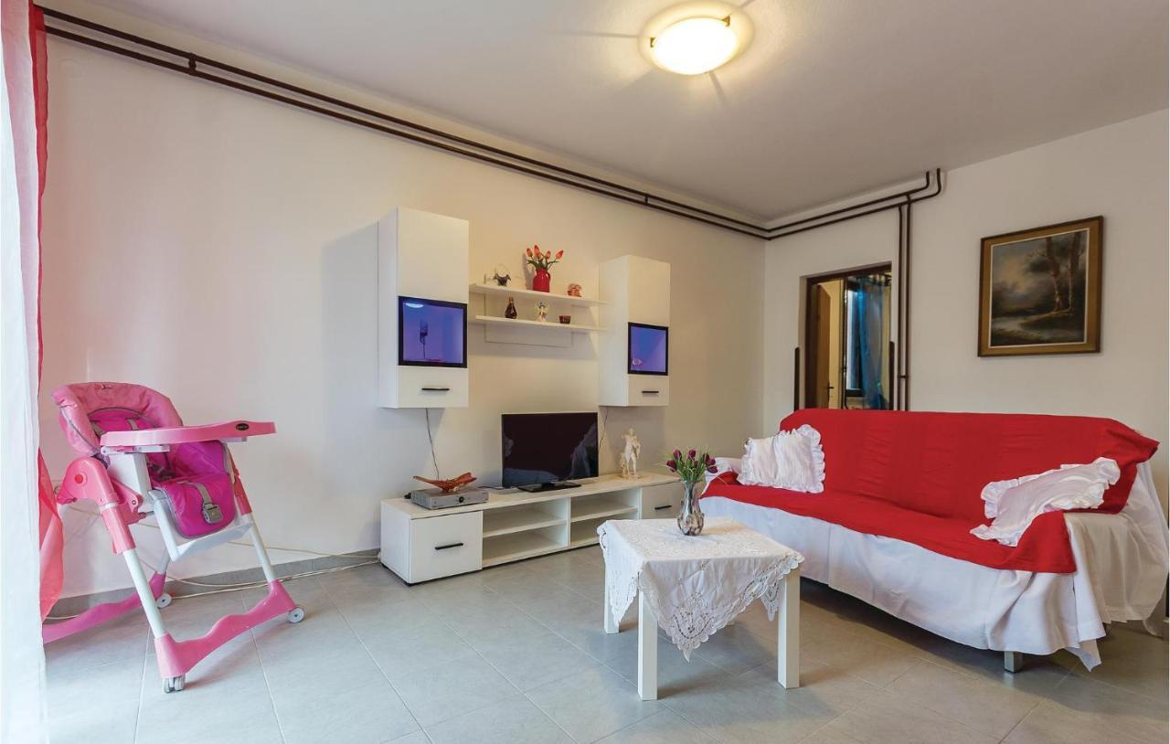 3 Bedroom Beautiful Apartment In Медулин Экстерьер фото