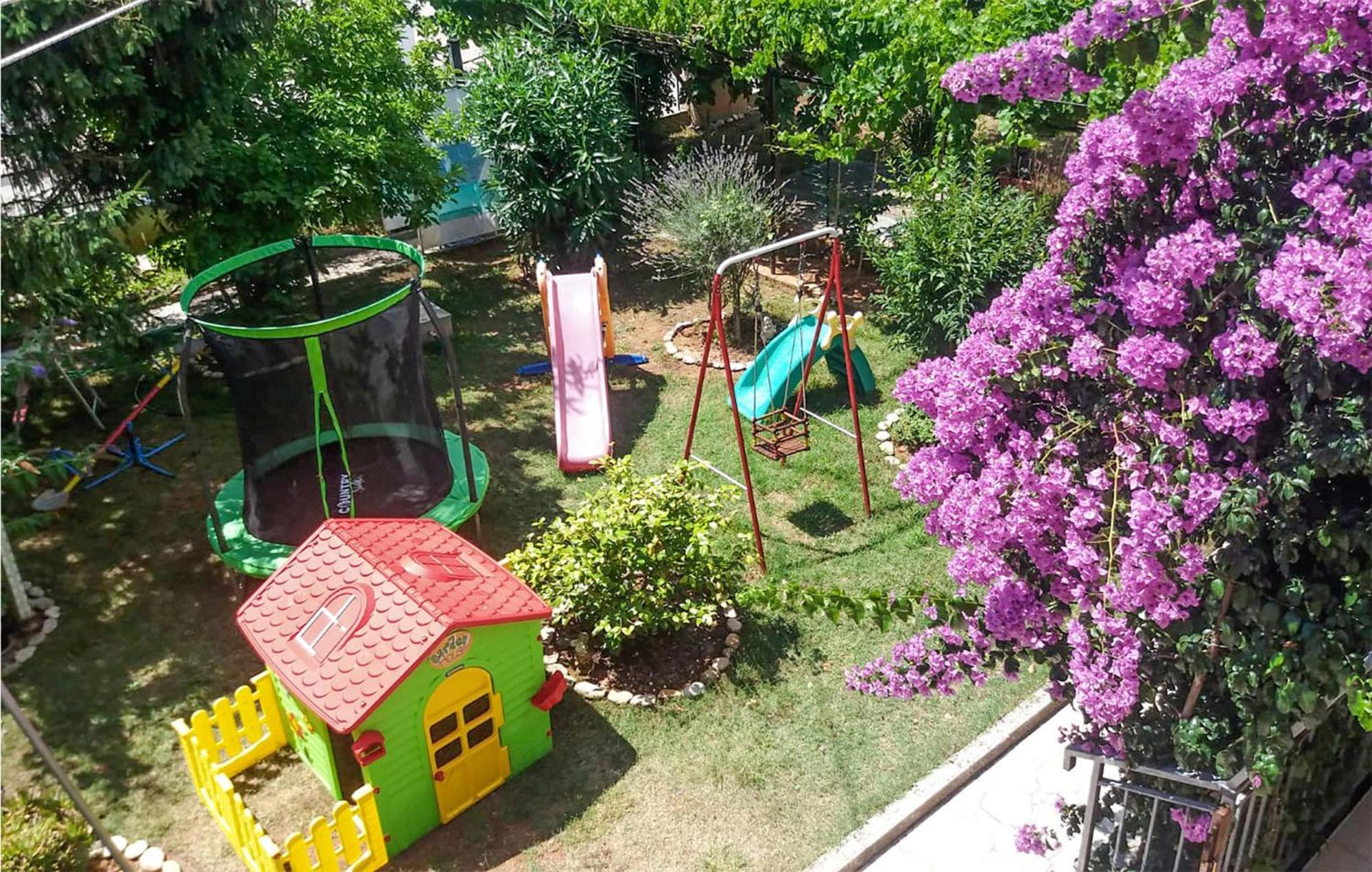 3 Bedroom Beautiful Apartment In Медулин Экстерьер фото